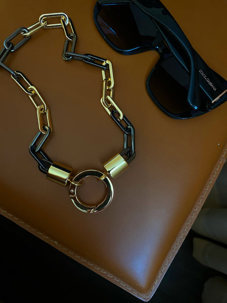 Choker CHAINS gold and black metal