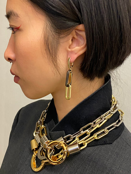 Earrings CHAINS gold and black metal