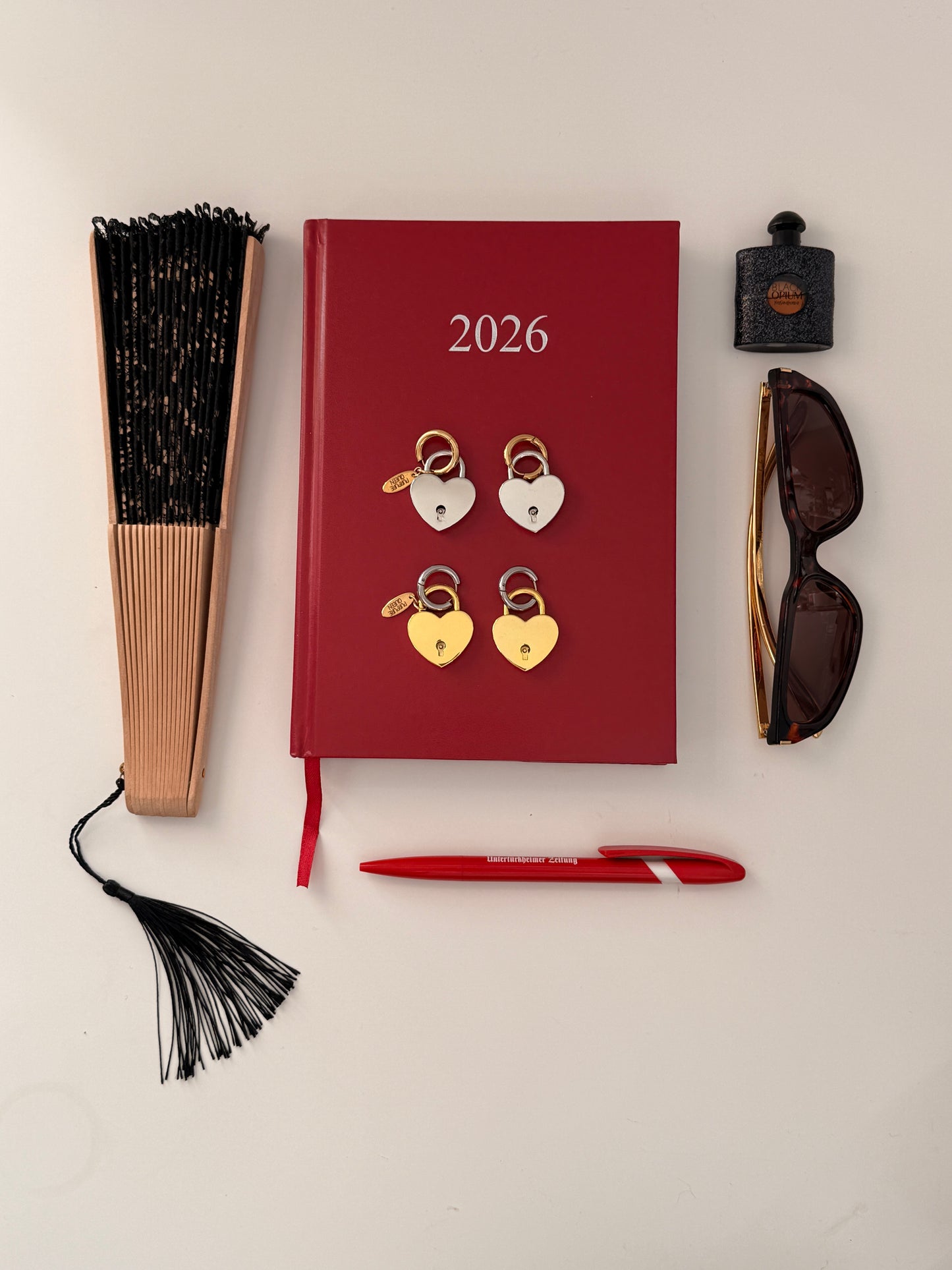 Earrings HEARTS gold.